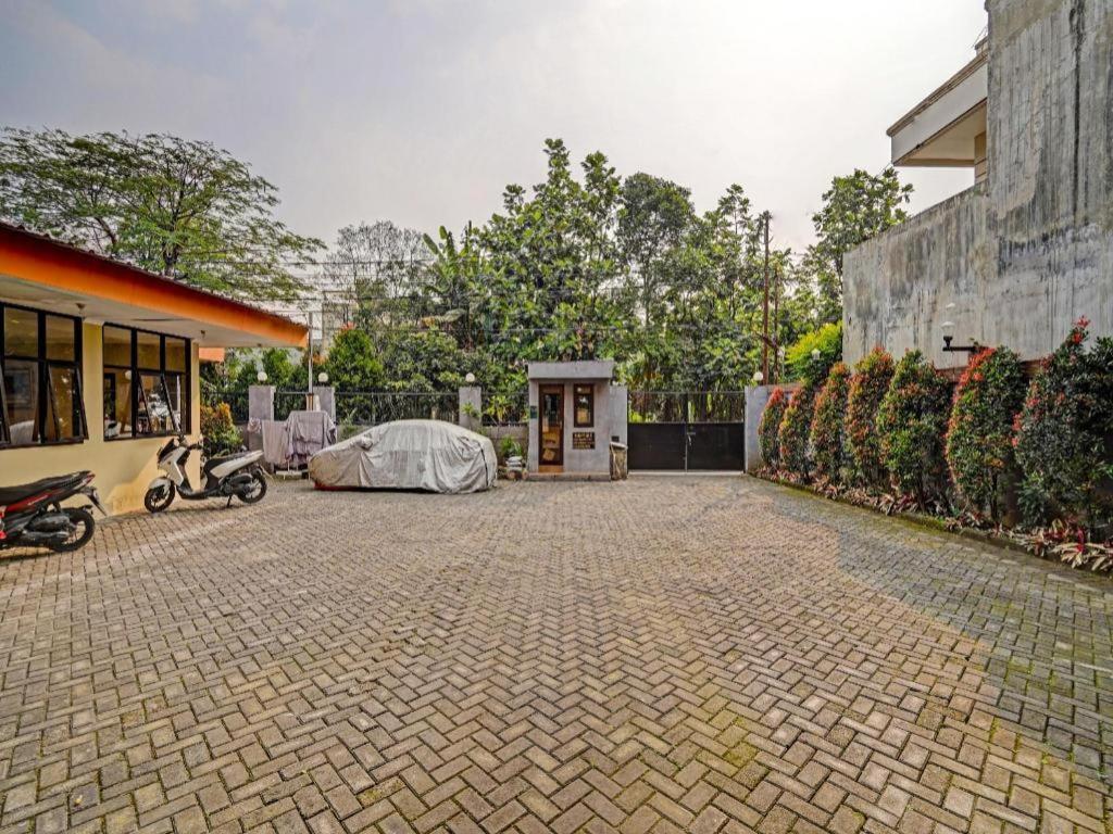 Oyo 91547 Graha Hermawan Syariah Hotel 2*