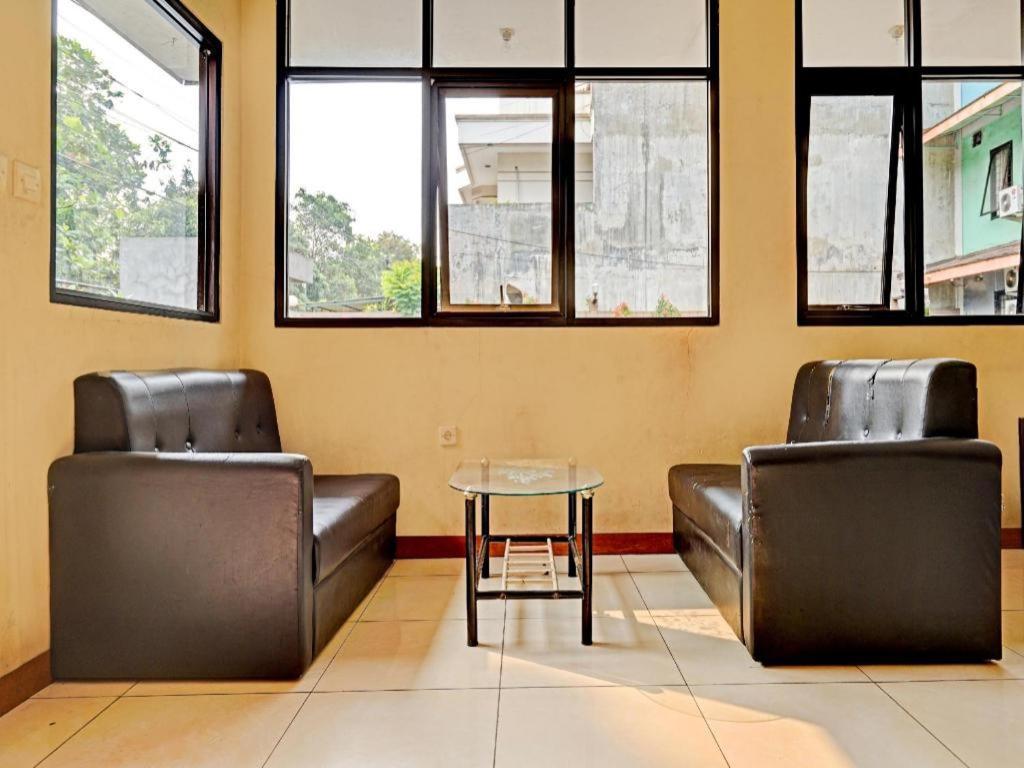 Oyo 91547 Graha Hermawan Syariah 2* Bandung